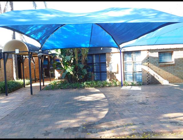 107M² OFFICE TO LET IN FERNDALE